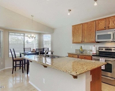 1261 W Canary Way - Photo Thumbnail 4