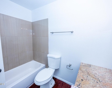 700 W University Drive - Photo Thumbnail 13