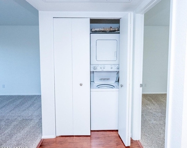 700 W University Drive - Photo Thumbnail 12
