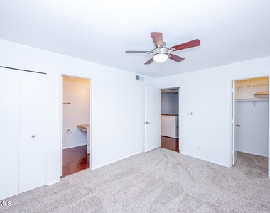 700 W University Drive - Photo Thumbnail 8