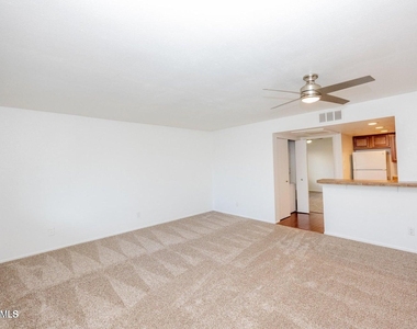 700 W University Drive - Photo Thumbnail 5