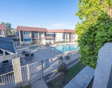 700 W University Drive - Photo Thumbnail 15