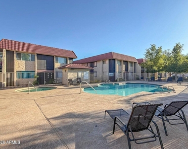 700 W University Drive - Photo Thumbnail 14