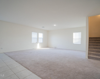 4711 N 193rd Drive - Photo Thumbnail 7