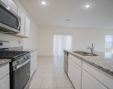 4711 N 193rd Drive - Photo Thumbnail 11