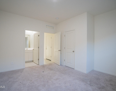 4711 N 193rd Drive - Photo Thumbnail 35