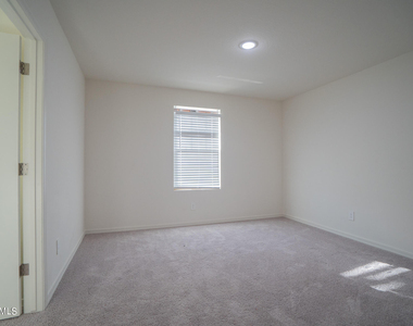 4711 N 193rd Drive - Photo Thumbnail 16