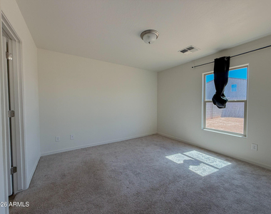 225 W Dewey Avenue - Photo Thumbnail 15
