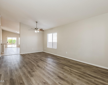 9329 W Beryl Avenue - Photo Thumbnail 3