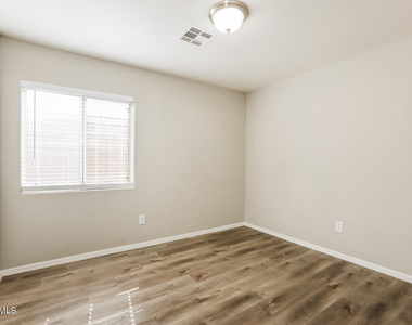 9329 W Beryl Avenue - Photo Thumbnail 11