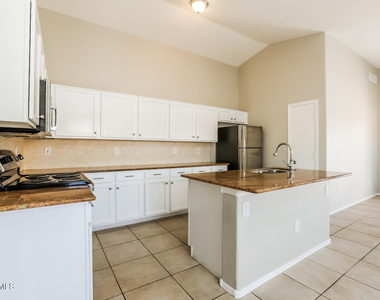 9329 W Beryl Avenue - Photo Thumbnail 5
