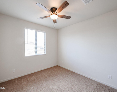 25413 N 172nd Lane - Photo Thumbnail 14