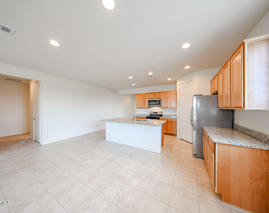 25413 N 172nd Lane - Photo Thumbnail 5