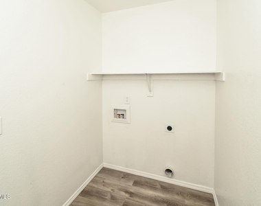2358 E Spruce Drive - Photo Thumbnail 11