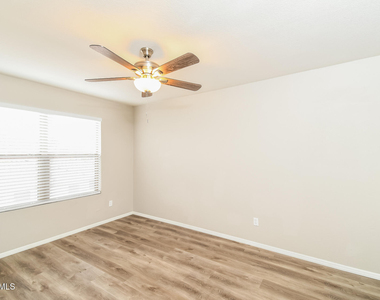2358 E Spruce Drive - Photo Thumbnail 8