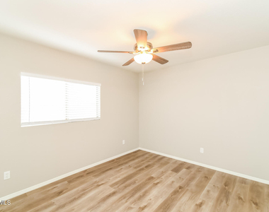 2358 E Spruce Drive - Photo Thumbnail 10
