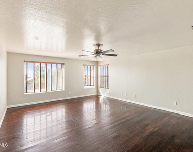 22593 W Solano Drive - Photo Thumbnail 7