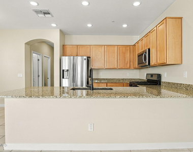 1880 N 208th Avenue - Photo Thumbnail 4