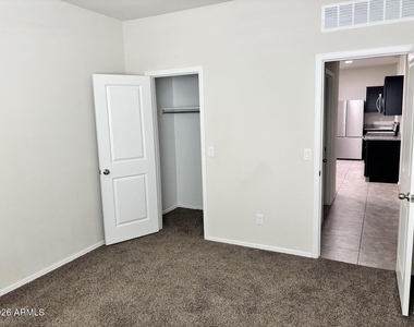 1043 W Avalon Canyon Drive - Photo Thumbnail 13