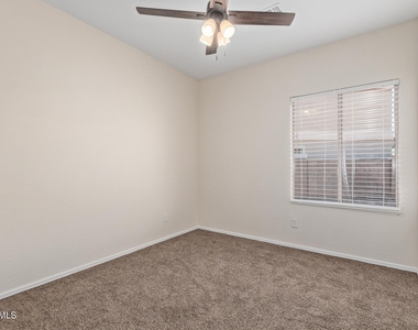7612 S 70th Lane - Photo Thumbnail 22