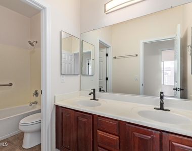 7612 S 70th Lane - Photo Thumbnail 24