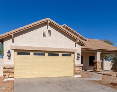 7612 S 70th Lane - Photo Thumbnail 3