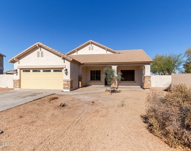 7612 S 70th Lane - Photo Thumbnail 4