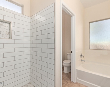 7612 S 70th Lane - Photo Thumbnail 18