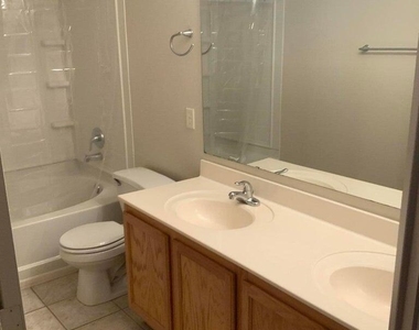 1533 S Western Skies Drive - Photo Thumbnail 6
