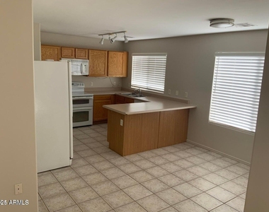 1533 S Western Skies Drive - Photo Thumbnail 4