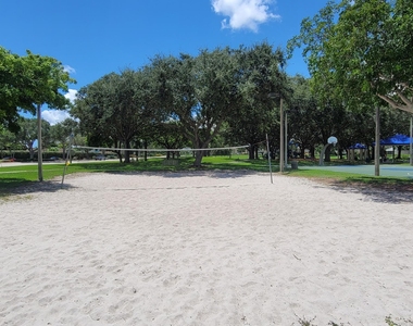 1509 Meadows Circle W - Photo Thumbnail 26