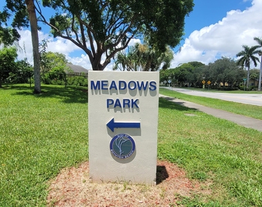 1509 Meadows Circle W - Photo Thumbnail 23