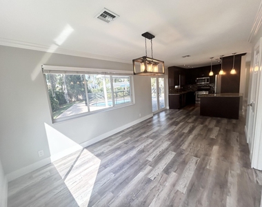 328 Se 6th Avenue - Photo Thumbnail 5