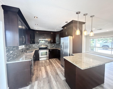 328 Se 6th Avenue - Photo Thumbnail 3