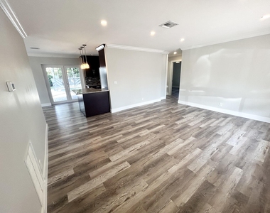 328 Se 6th Avenue - Photo Thumbnail 15