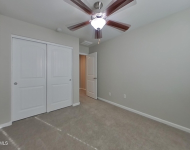 12575 W Hummingbird Terrace - Photo Thumbnail 13