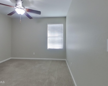 12575 W Hummingbird Terrace - Photo Thumbnail 9