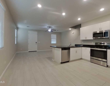 12575 W Hummingbird Terrace - Photo Thumbnail 2