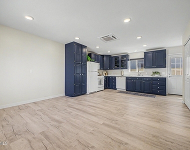 128 W Brooks Street - Photo Thumbnail 3
