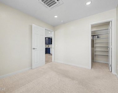 128 W Brooks Street - Photo Thumbnail 13