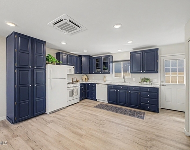 128 W Brooks Street - Photo Thumbnail 1
