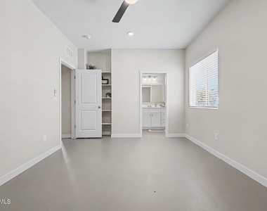 128 W Brooks Street - Photo Thumbnail 12