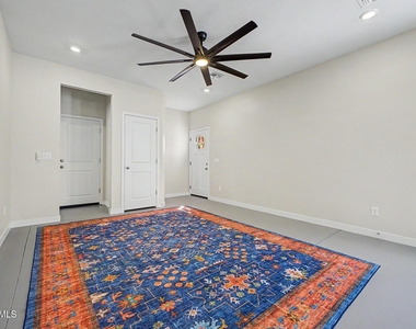 128 W Brooks Street - Photo Thumbnail 4