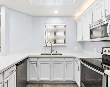 11680 E Sahuaro Drive - Photo Thumbnail 7