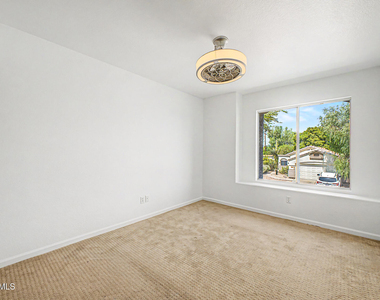 3301 E Marconi Avenue - Photo Thumbnail 11