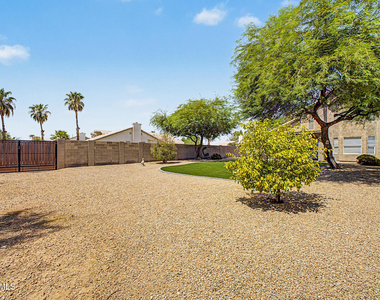3301 E Marconi Avenue - Photo Thumbnail 17