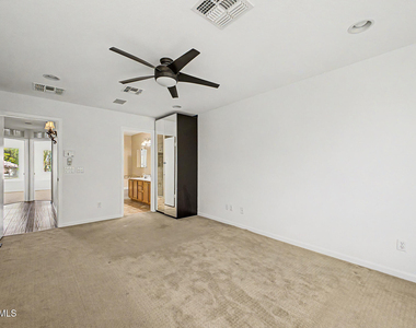 3301 E Marconi Avenue - Photo Thumbnail 7