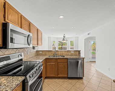3301 E Marconi Avenue - Photo Thumbnail 5