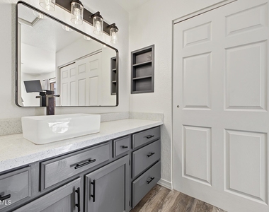 2940 N Oregon Street - Photo Thumbnail 13