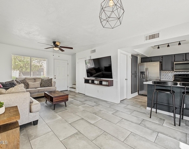 2940 N Oregon Street - Photo Thumbnail 2
